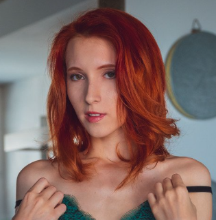 Elin Flame Pornstar