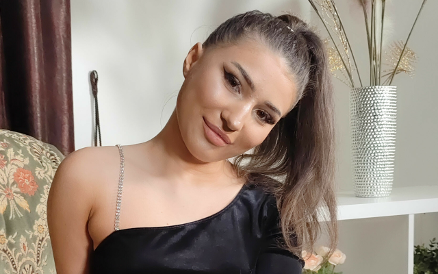 Lindsay Maddox, Kowka Coxxx - Webcam Girls On Private Show - Image 1