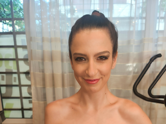 Alexia Chica Dominates in Gym VR Action - Image 1