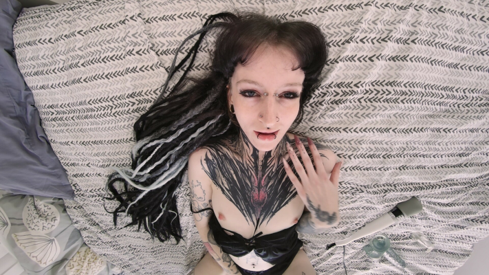 Climax With Darling Honey in Stunning 8K VR - Image 1