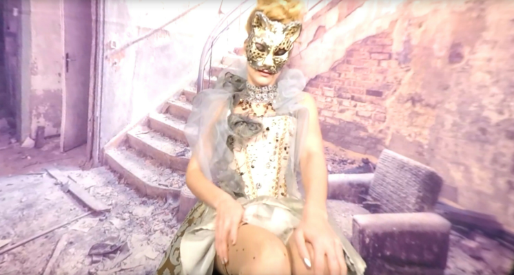 461 Izzy Delphine - Image 1