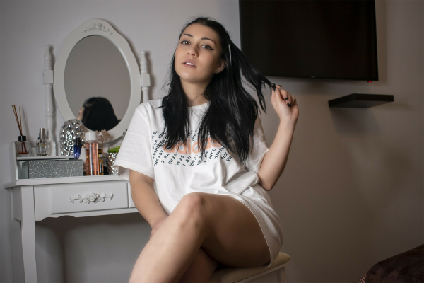 Eve Evian - Makeup & Masturbate - Image 1