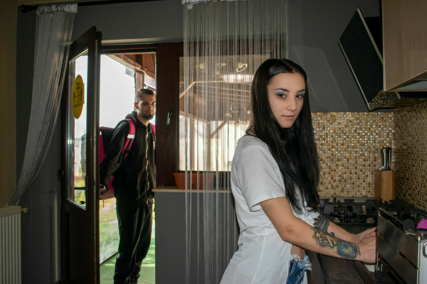 Zoe Foxxy - Paying the delivery boy with my hot pussy - Image 5