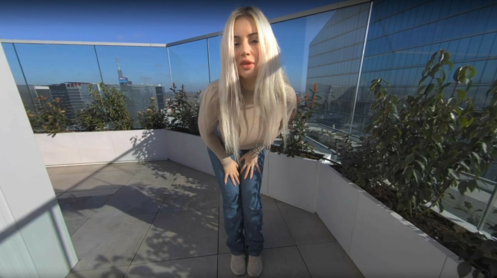 Vermilion's Sensual Solo Debut in 4K - Image 1