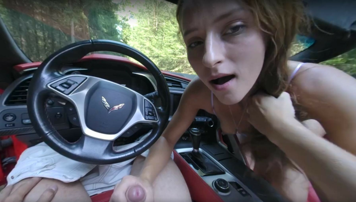 Lucianna Lucci in Thrilling VR Racing Action - Image 3