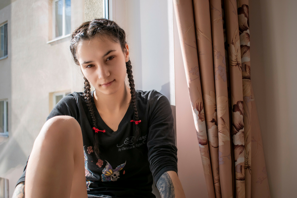 Zoe Foxxy - Exhibitionist teen takes huge dick at hotel window - Image 1