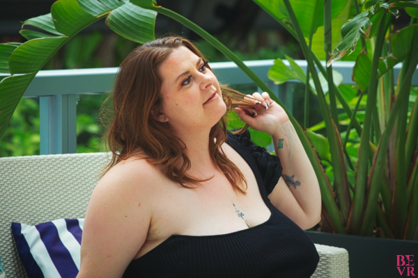 Laci Foxx Sizzles in Hot Solo Erotic Scene - Image 2