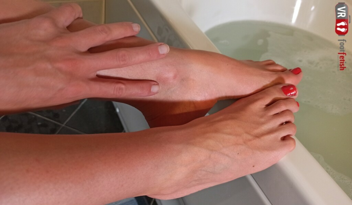 Chiara's Sensual Bath in Stunning 4K VR - Image 2